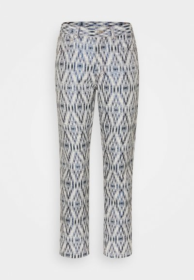 Calças estampadas com um padrão geométrico azul e branco, feitas de tecido leve, com corte reto e cintura clássica.