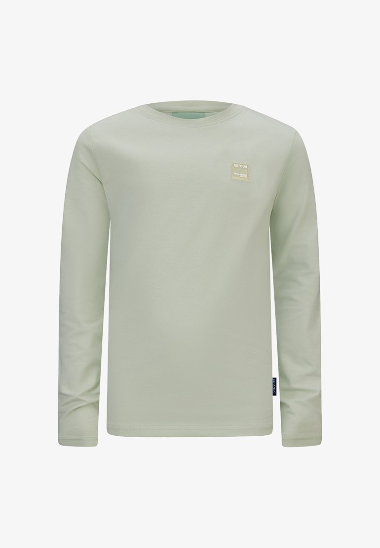 Langärmliges T-Shirt aus leicht grünem Stoff, mit einem kleinen rechteckigen Logopatch auf der oberen linken Seite, Rundkragen und klassischer Passform.