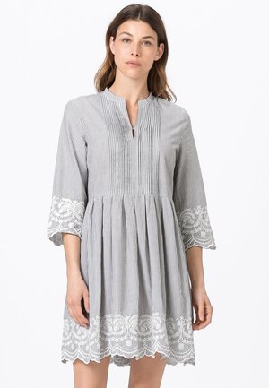 Hallhuber Kleider Online Entdecke Dein Neues Kleid Zalando 