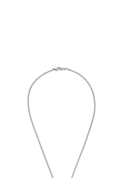 Collier chaîne en métal argenté avec un design à maillons ronds fins et un fermoir sécurisé. Texture lisse avec une finition polie.