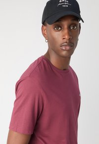 GANT SHIELD - T-shirt basic - wine red