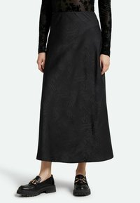 Unausgewählt,  black