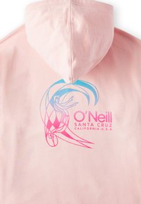 Lichte roze hoodie met een blauw en roze grafisch ontwerp van een surfer, gemarkeerd met "O'Neill SANTA CRUZ CALIFORNIA-U.S.A."