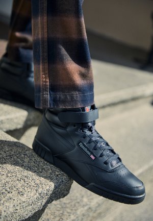 Zapatillas altas - black