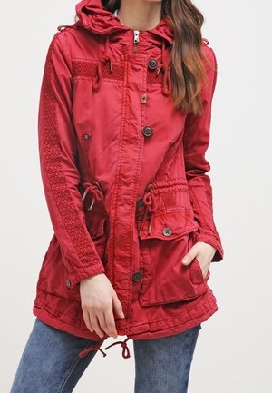 Parkaer - red