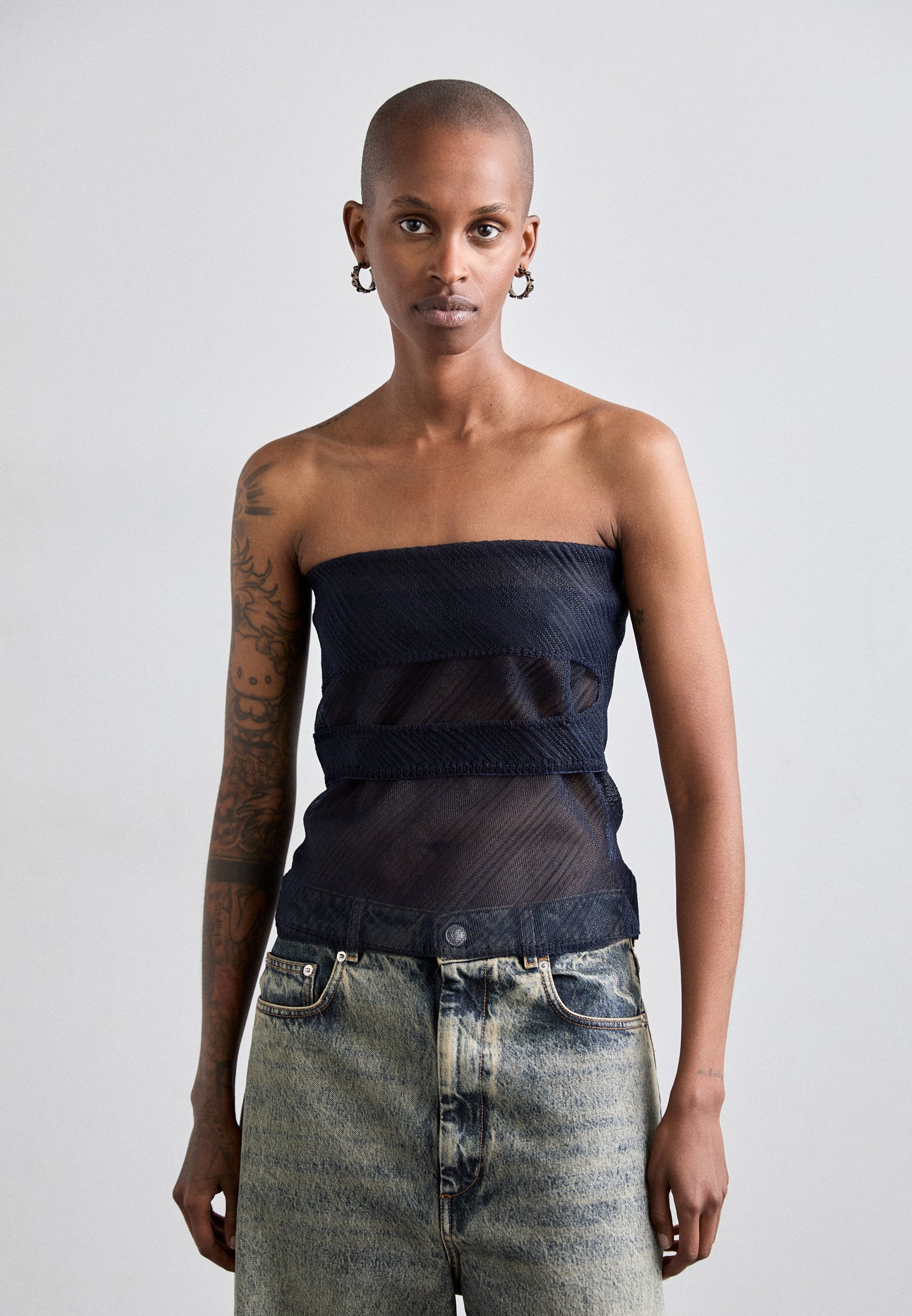 【関税込み】Eckhaus Latta ブラック Duet トップス 1110-EL-C-COAL96947123_grande.