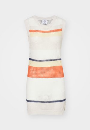 Abito in maglia senza maniche con design a rete e righe orizzontali in arancione, giallo, blu navy e crema. Orlo piatto e scollatura rotonda.