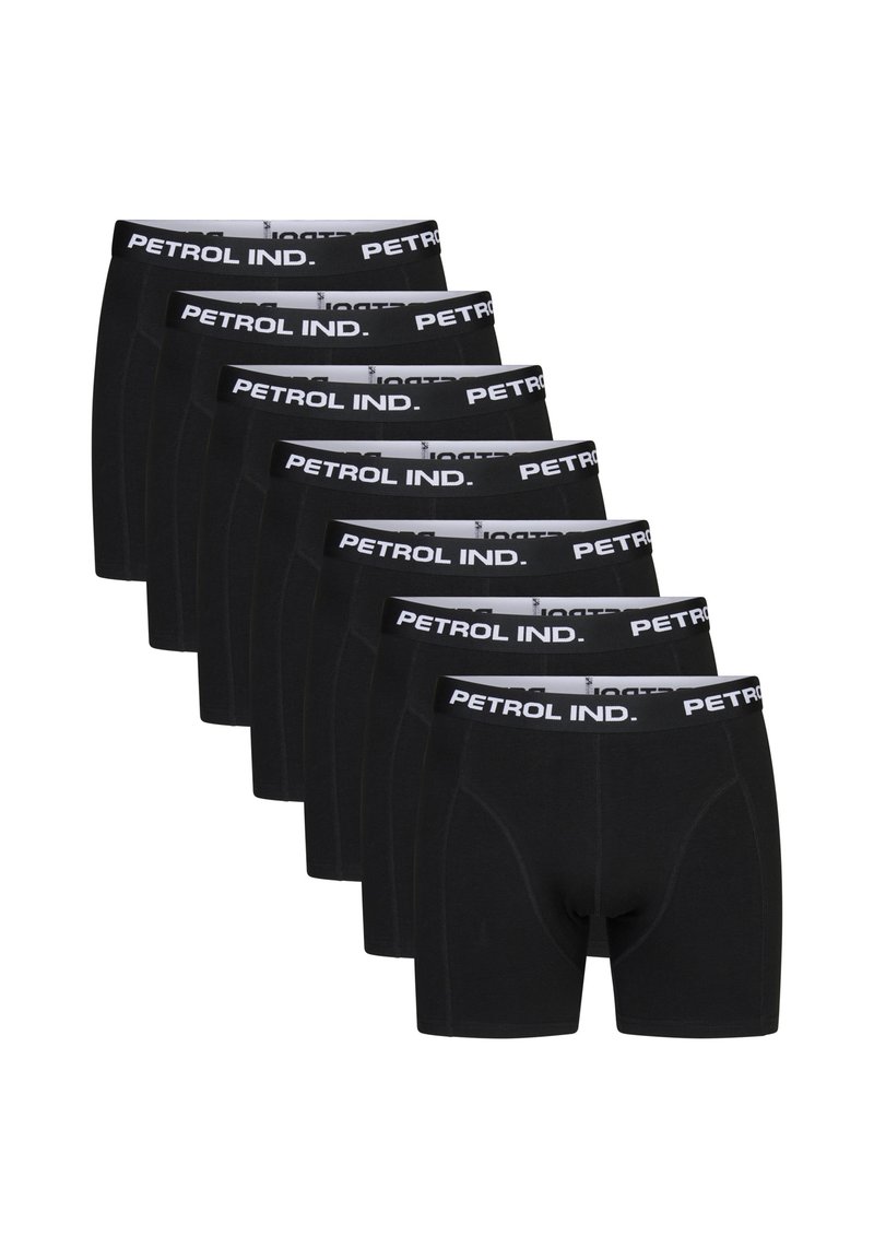 Boxeri negri cu un elastic alb pe care este imprimat "PETROL IND." Material neted cu un design ajustat, expuși într-o linie.