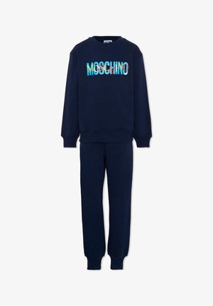 Set composto da felpa blu navy e pantaloni jogger con polsini a coste, caratterizzato dal logo "MOSCHINO" multistrato e colorato sul petto.