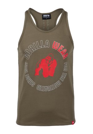 Olijfgroene tanktop van katoen met een gorilla-afbeelding in het rood. De tekst luidt: "GORILLA WEAR VOOR DE GEMOTIVEERDEN SINDS 1982."