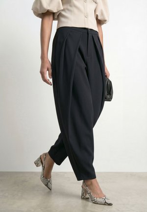 HYPEDROP HOSE HDELLA MW TAILORED - Nohavice - iron gate