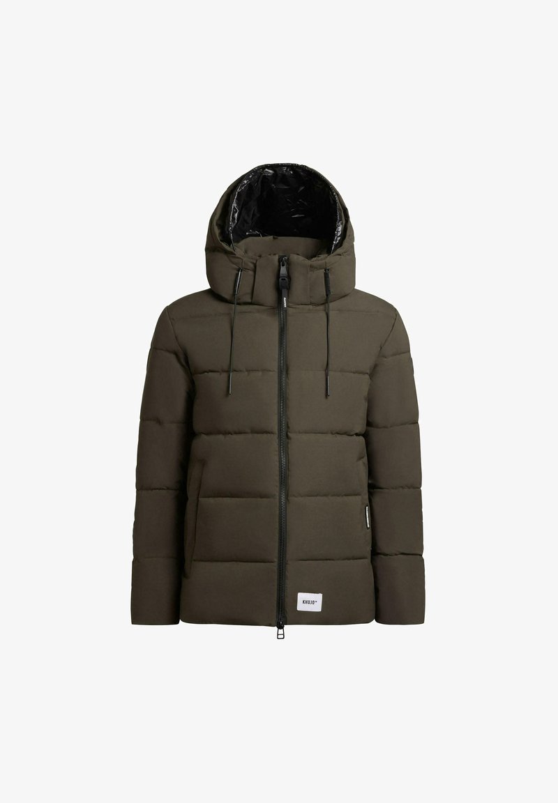 Polstret jakke i mørkegrønt stoff, med høy krage, glidelås foran og sidelommer. Inkluderer justerbare snorer på hetten.