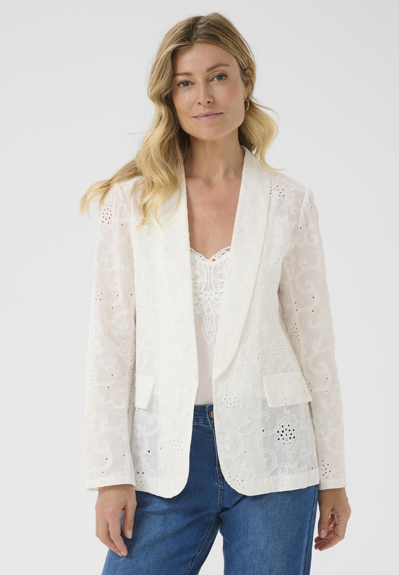 Witte, geborduurde blazer met bloemmotieven, open voorkant, met gekartelde revers en twee voorzakken. Lichtgewicht stof met een gestructureerde afwerking.