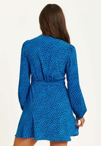 Liquorish HEART PRINT WRAP WITH LONG SLEEVES  - Day dress - blue