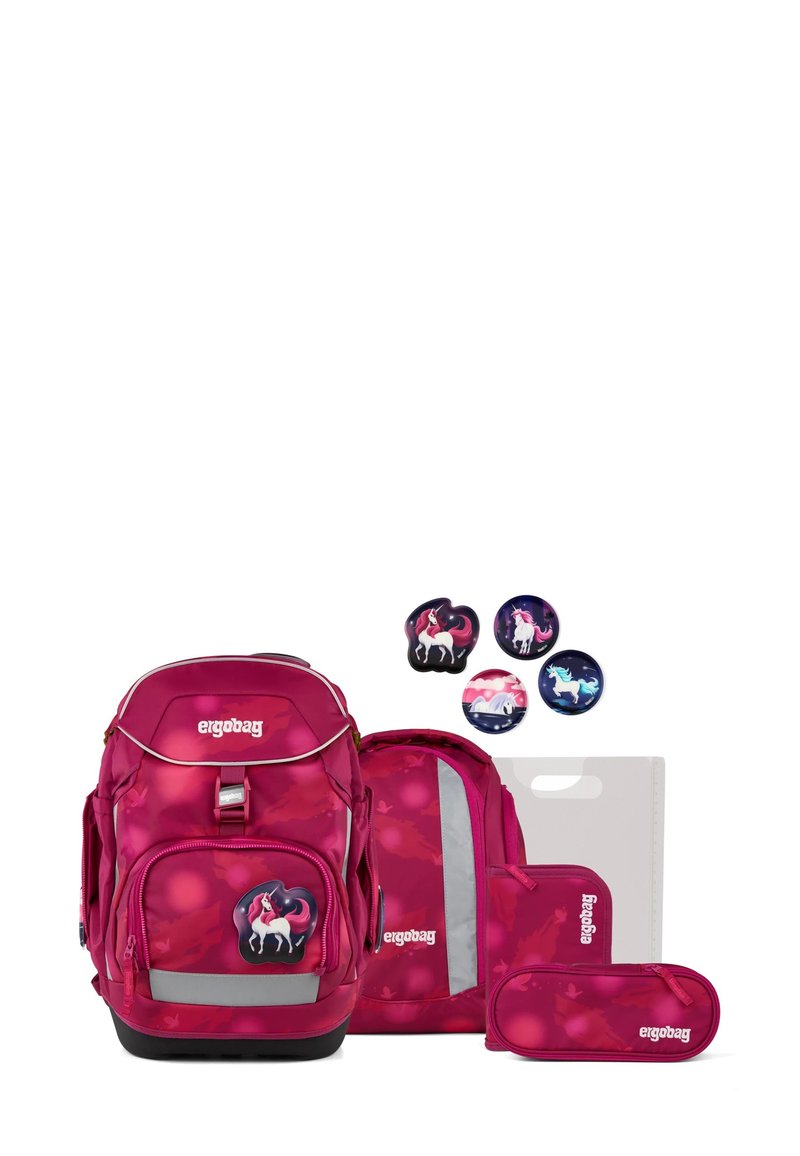 Roze ergonomische rugzak gemaakt van duurzaam materiaal, met een eenhoornontwerp, reflecterende accenten, en vier bijbehorende badges en een etui.
