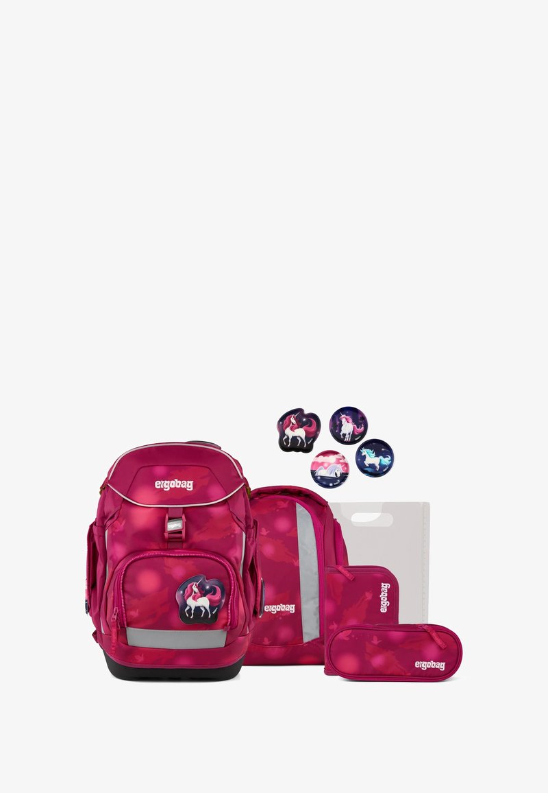 Roze ergonomische rugzak gemaakt van duurzaam materiaal, met een eenhoornontwerp, reflecterende accenten, en vier bijbehorende badges en een etui.