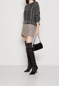 BDG Urban Outfitters Stickad tröja - grey