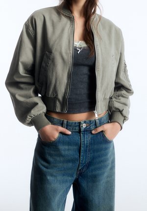 Chaquetas bomber - light green