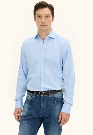 Oscar Jacobson REG FIT CUT AWAY BRUSHED - Chemise - deep blue