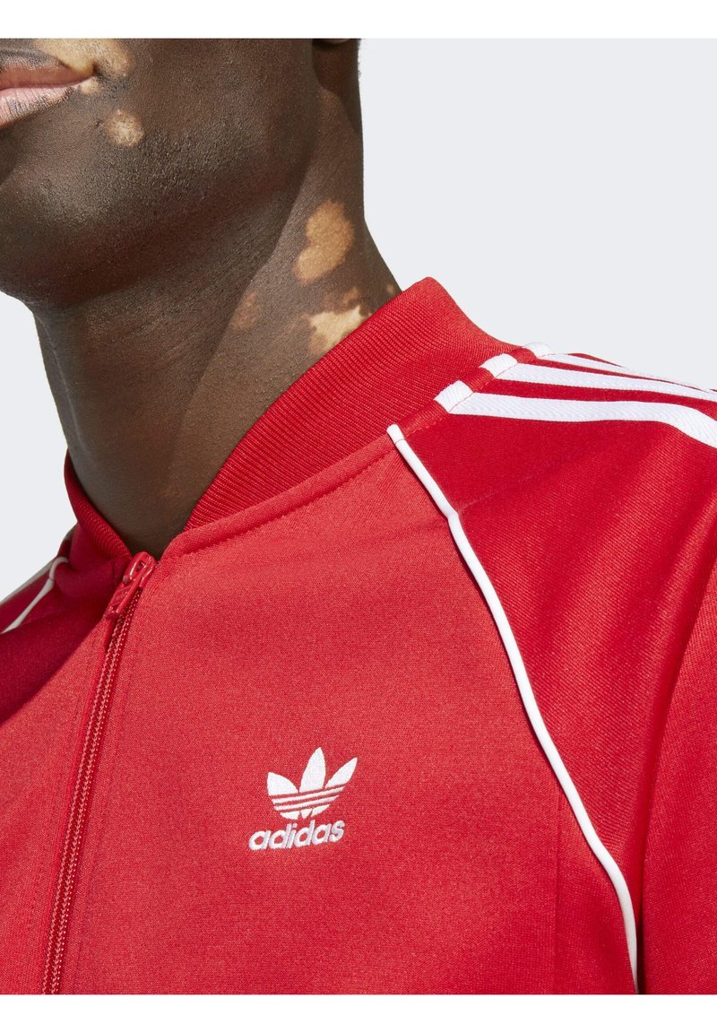 adidas Originals TT P - Chaqueta de entrenamiento - better scarlet/beige Zalando.es