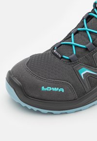 Lowa MADDOX WARM GTX MID UNISEX - Stivali da neve  - graphite/aquamarine