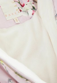 Baker by Ted Baker FLORAL PRINT SHOWER RESISTANT  - Ziemas kombinezons - lilac purple