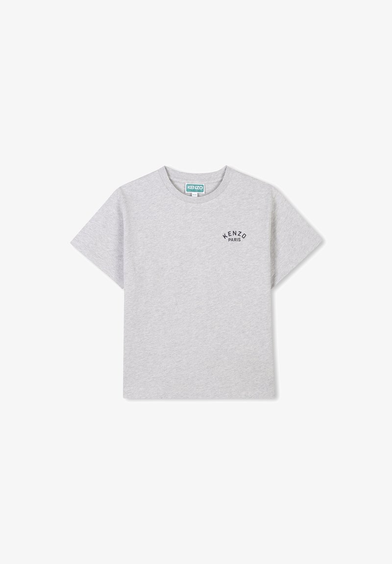 T-shirt en coton gris à manches courtes, col rond, avec le logo "KENZO PARIS" brodé en bleu foncé sur la partie gauche de la poitrine.