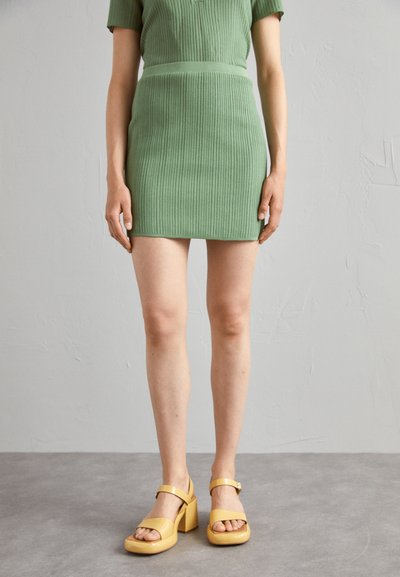 Theory SHORT SKIRT MATT - Μίνι φούστα - leaf