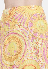 Be Sunset LUSH - Dolgo krilo - helios