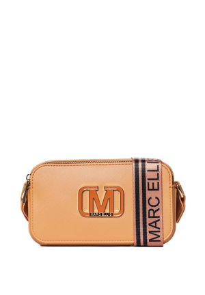 Borsa a tracolla sintetica color beig con forma rettangolare, chiusura con zip e un logo audace. Presenta una tracolla regolabile a strisce con il nome del marchio.