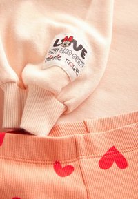 Next Træningssæt - peach pink
