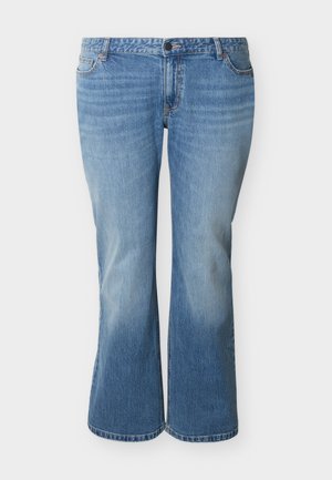 Jean en denim bleu clair avec une taille haute, des jambes légèrement évasées, une fermeture à boutons sur le devant et un style cinq poches.