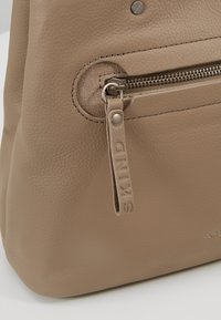 Liebeskind Berlin Sac à main - taupe