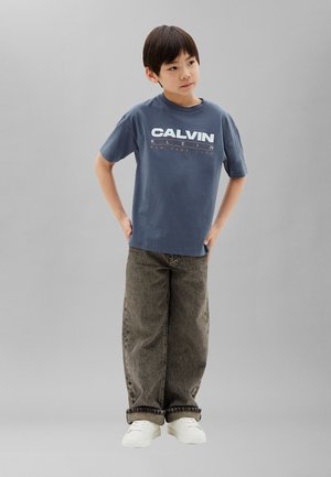 Calvin Klein Jeans, CALVIN KLEIN JEANS LOGO T-SHIRT - T-shirt print - nightshadow blue