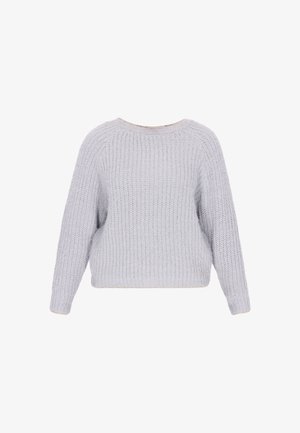 Suéter de punto gris claro con cuello redondo, mangas largas y ajuste relajado. Textura acanalada y sutil patrón horizontal.