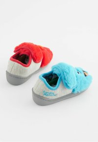 Next MUTED  - Čības - red blue