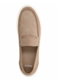 Beige Wildleder Slipper mit runder Zehenpartie, erhöhten Nähdetails und einer weißen Gummisohle. Glatte Textur, minimalistisches Design.