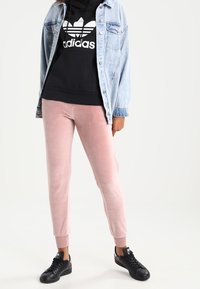 adidas Originals Luvtröja - black