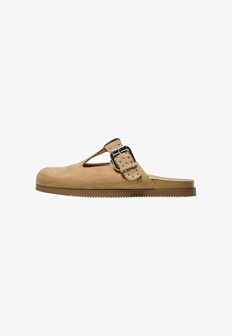 Bershka BUCKLED - Natikače - sand