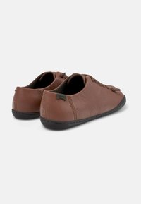 Camper PEU CAMI - Stringate sportive - mittelrot