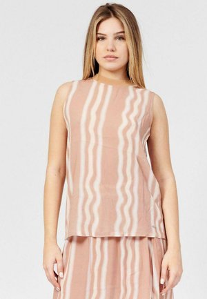 Ärmelloses Oberteil aus leichtem Stoff in sanftem Rosa mit weißen wellenförmigen Streifen, mit geradem Schnitt und minimalistischem Design.