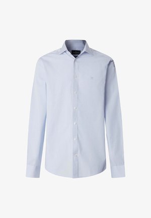 Hellblaues Herrenhemd mit weißen vertikalen Streifen, Knopfleiste, langen Ärmeln und kleinem gesticktem Logo auf der linken Brust.