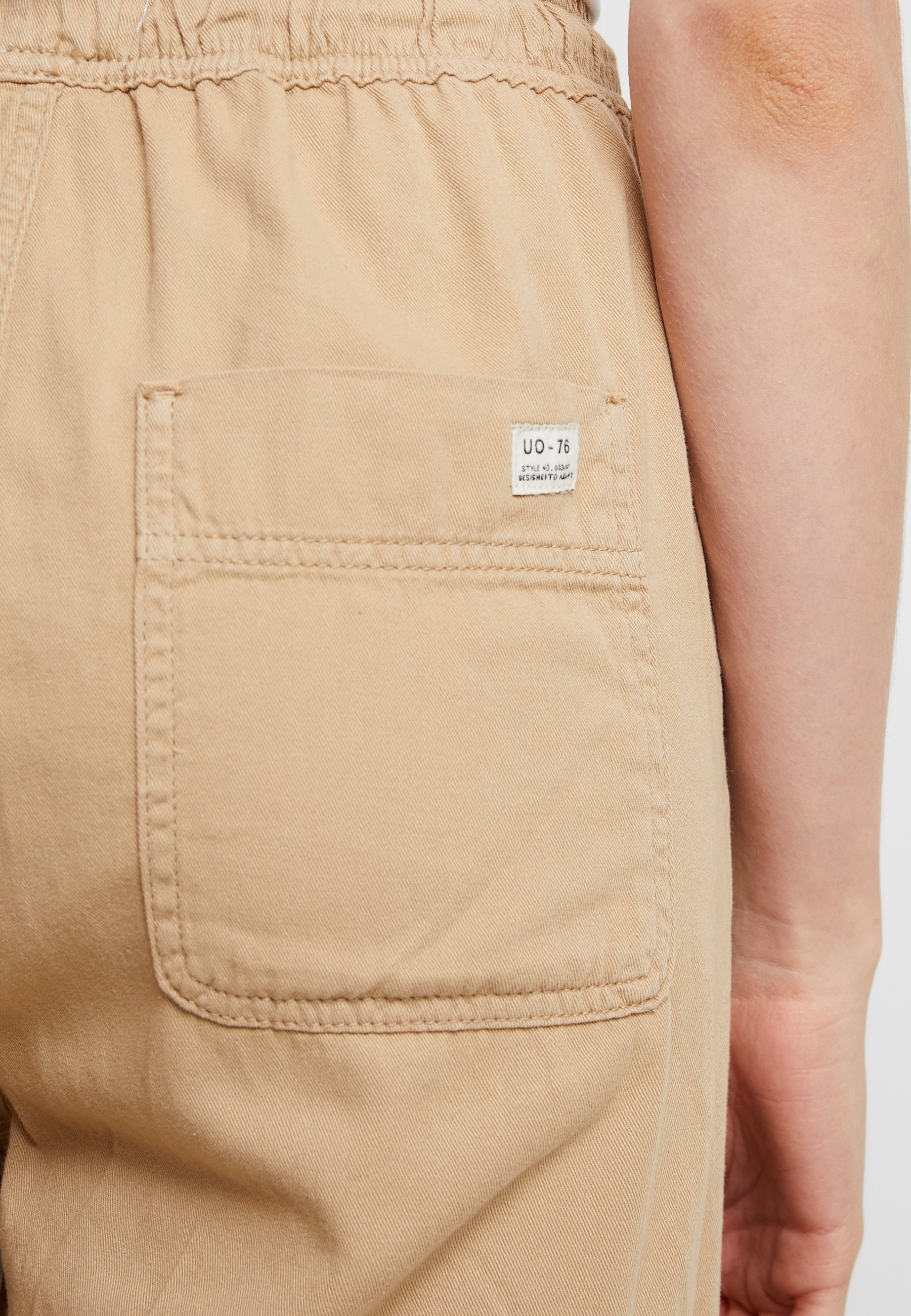 BDG Urban Outfitters BAGGY RAFF TROUSER Bukse ecru beige Patterned trousers Etro Baggy bukser - Dameklær er billig