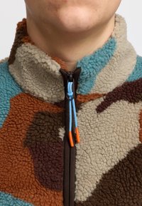 REVOLUTION Fleecejas - brown