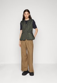 Barbour BETTY LINER - Bodywarmer - dark olive