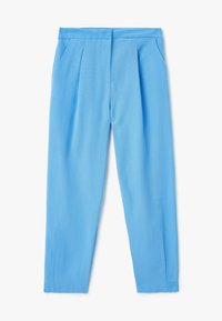 Lichtblauwe broek met een gladde stof, voorzien van een platte voorkant, twee zijzakken, geplooid ontwerp en een recht gesneden silhouette.