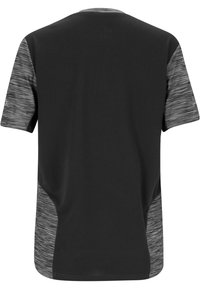 Herrtröja för sport med svart bas, texturerade grå ärmar, rund hals och en sportig passform. Slät tyg med subtila detaljer.