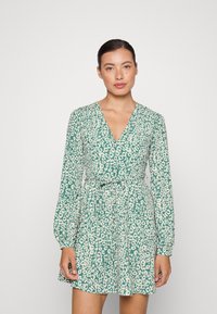 Glamorous LONG SLEEVE WRAP DRESS WITH V NECK - Vestido de dia - green cream leopard
