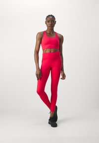 Girlfriend Collective PALOMA BRA - Sujetadores deportivos con sujeción media - cherry