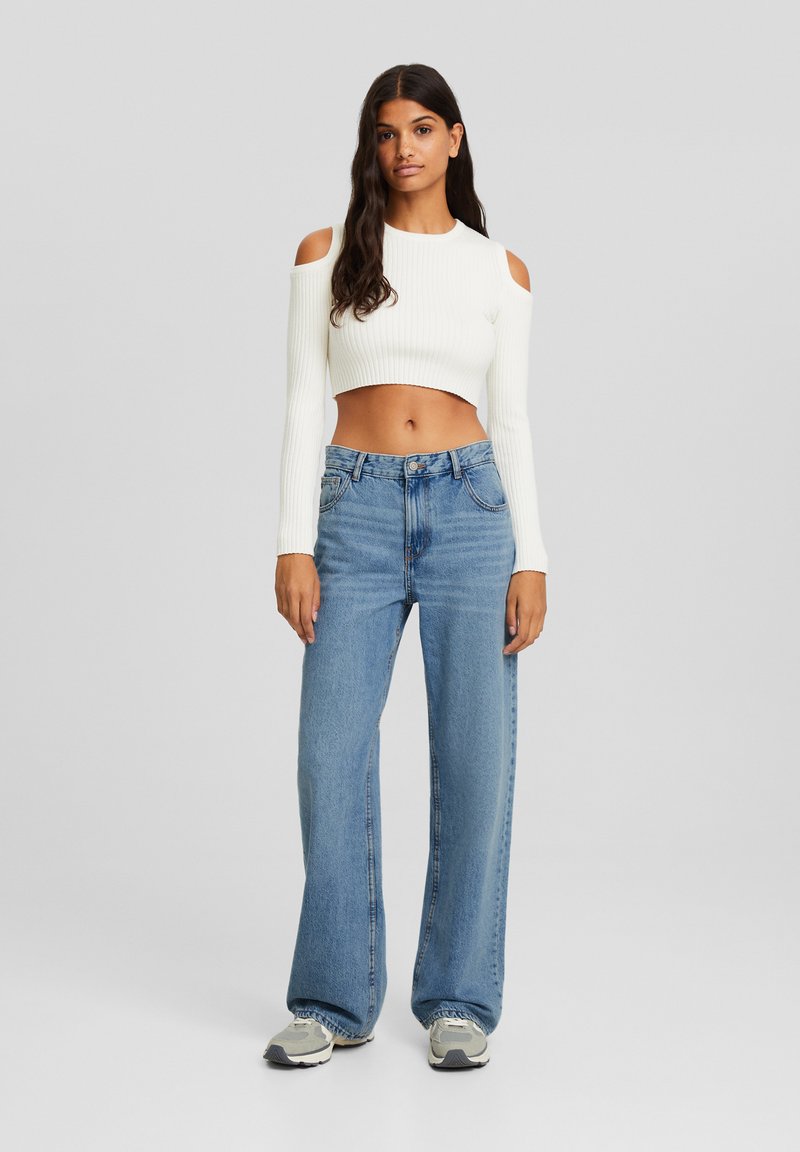 Bershka Relaxed fit jeans lichtblauw denim Bershka Relaxed fit jeans lichtblauw denim